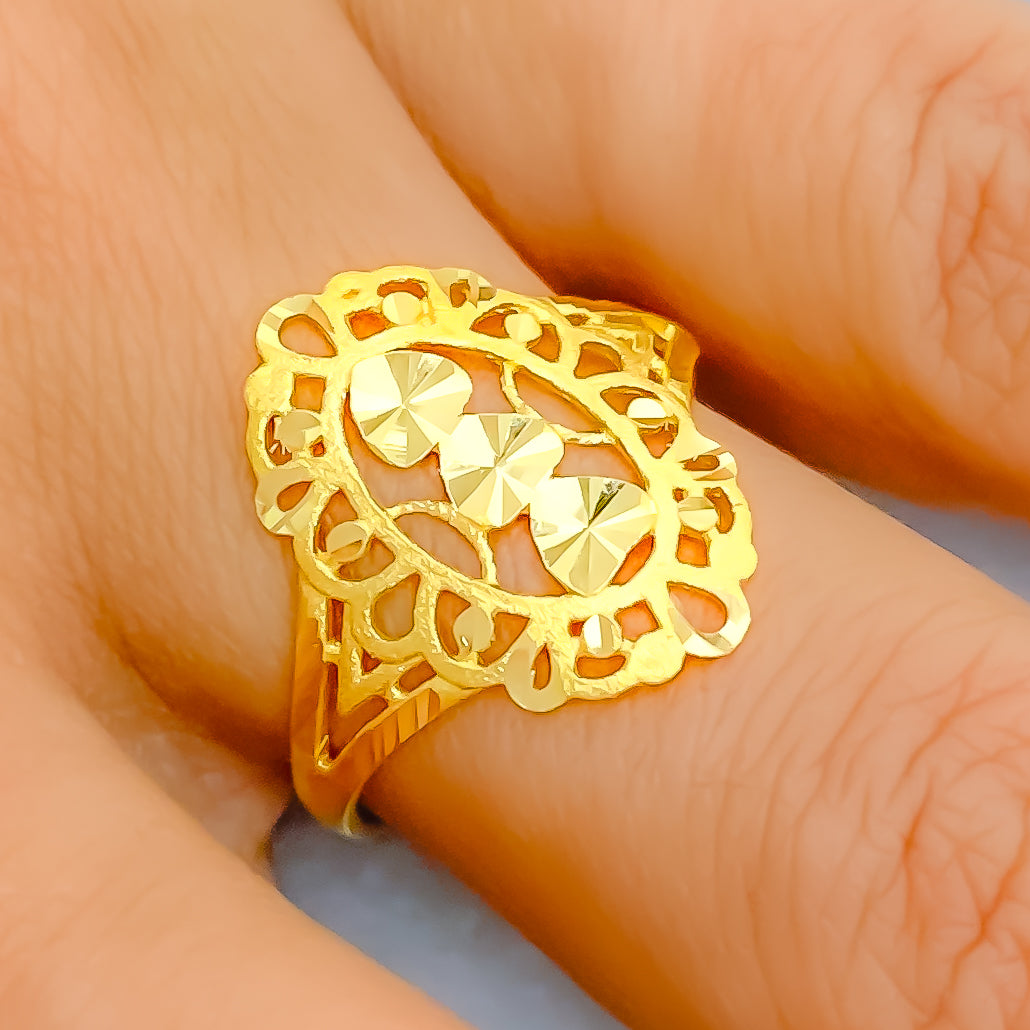 Ladies Traditional Celtic Ring — Basil-Ltd: Irish & Celtic
